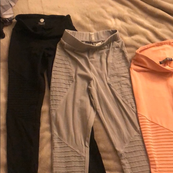 Bundle of Moto Leggings - Picture 2 of 7